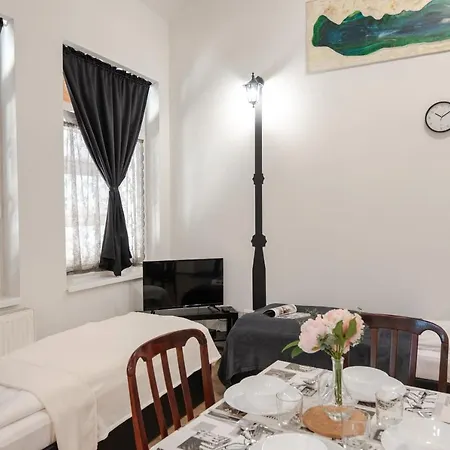 아파트 Hangulatos, Modern Apartman A Part Koezeleben 시오포크