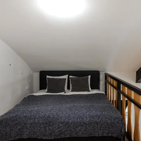 아파트 Hangulatos, Modern Apartman A Part Koezeleben 시오포크