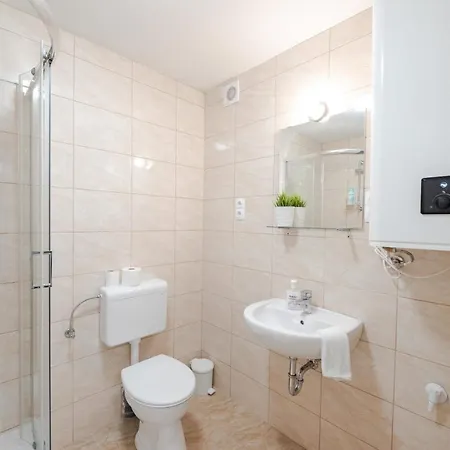 Hangulatos, Modern Apartman A Part Koezeleben 아파트 *