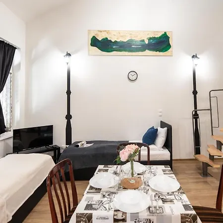 Apartament Hangulatos, Modern Apartman A Part Koezeleben Siófok